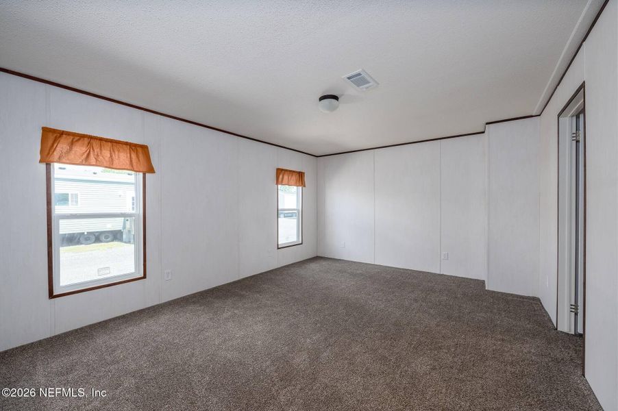 Spacious, unfurnished interior of a new home in , Lawtey (Image 8).