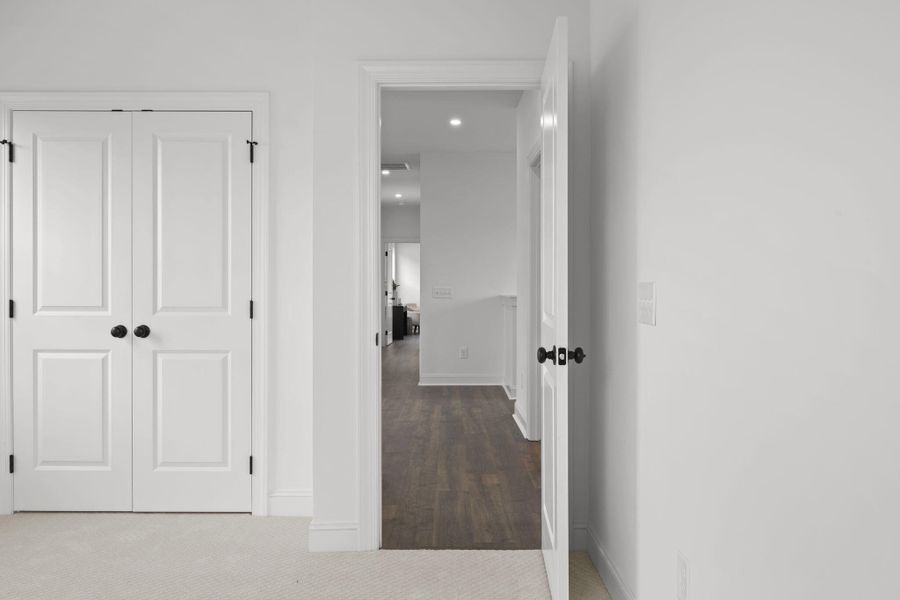 Spacious, unfurnished interior of a new home in , Summerville (Image 26).