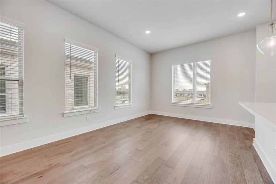 Spacious, unfurnished interior of a new home in Collin Creek, Plano (Image 17).