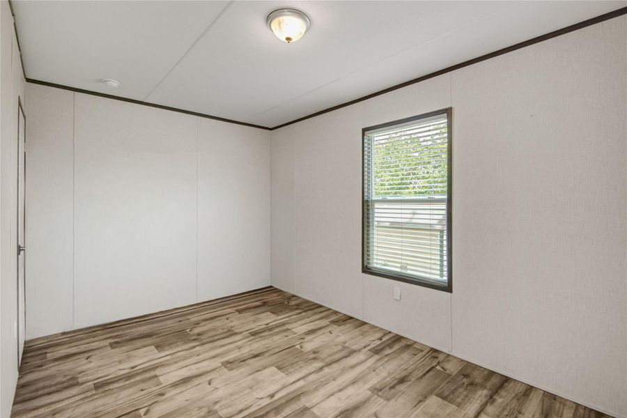 Spacious, unfurnished interior of a new home in , Brazoria (Image 19).