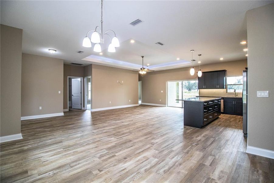 Spacious, unfurnished interior of a new home in , Bartow (Image 20).