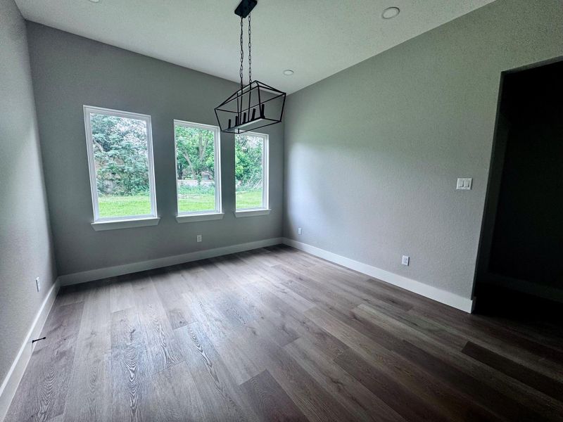 Spacious, unfurnished interior of a new home in , Bay City (Image 11).