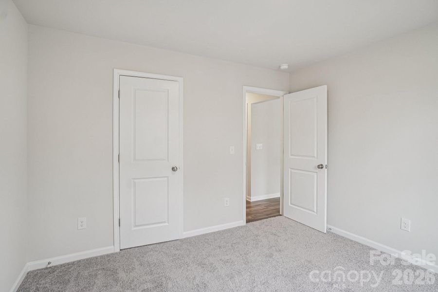 Spacious, unfurnished interior of a new home in Frey Creek, Spartanburg (Image 20).