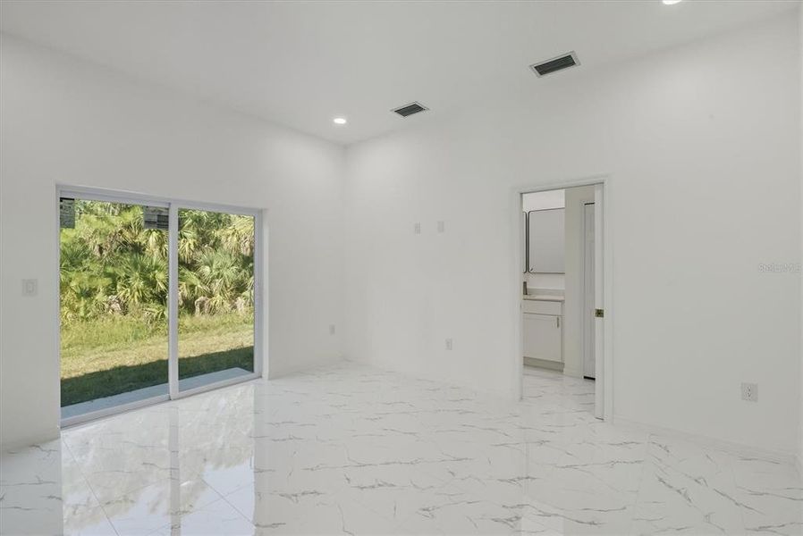 Spacious, unfurnished interior of a new home in , Punta Gorda (Image 53). Spacious, unfurnished interior of a new home in , Punta Gorda (Image 53).