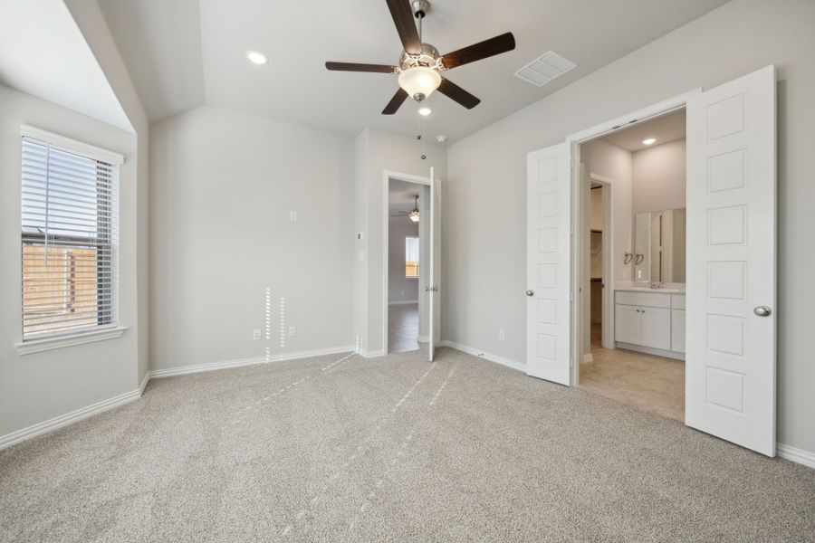 Spacious, unfurnished interior of a new home in Avondale, Fate (Image 25). Spacious, unfurnished interior of a new home in Avondale, Fate (Image 25).