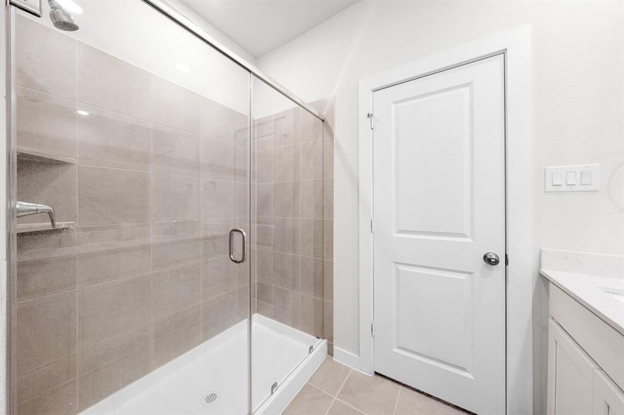 Furnished interior view inside a new home in Ambergrove, Royse City (Image 26).