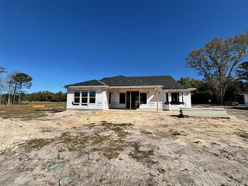 Exterior details and patio area of a home in , Keystone Heights (Image 3).