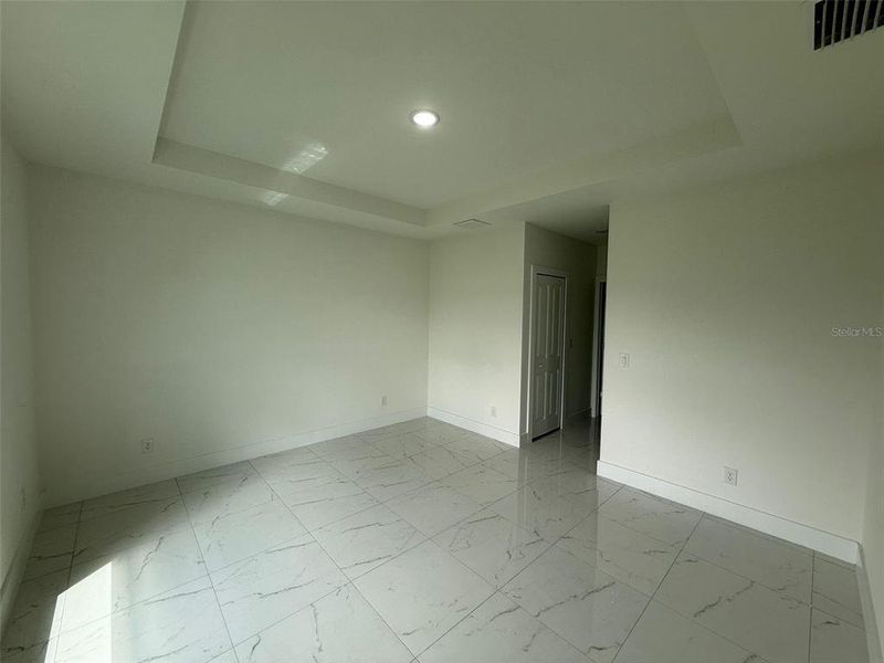 Spacious, unfurnished interior of a new home in , Lehigh Acres (Image 22).