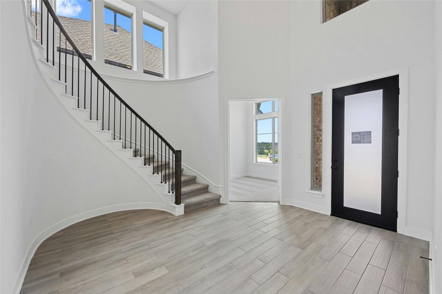 Representative image. Features, specifications, selections and colors may vary. Representative image. Features, specifications, selections and colors may vary.