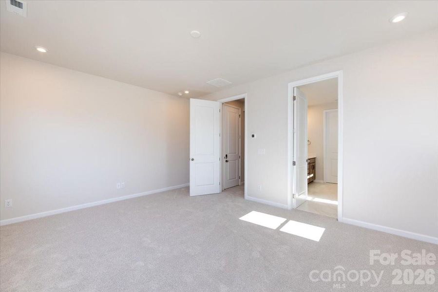 Primary En Suite Primary En Suite