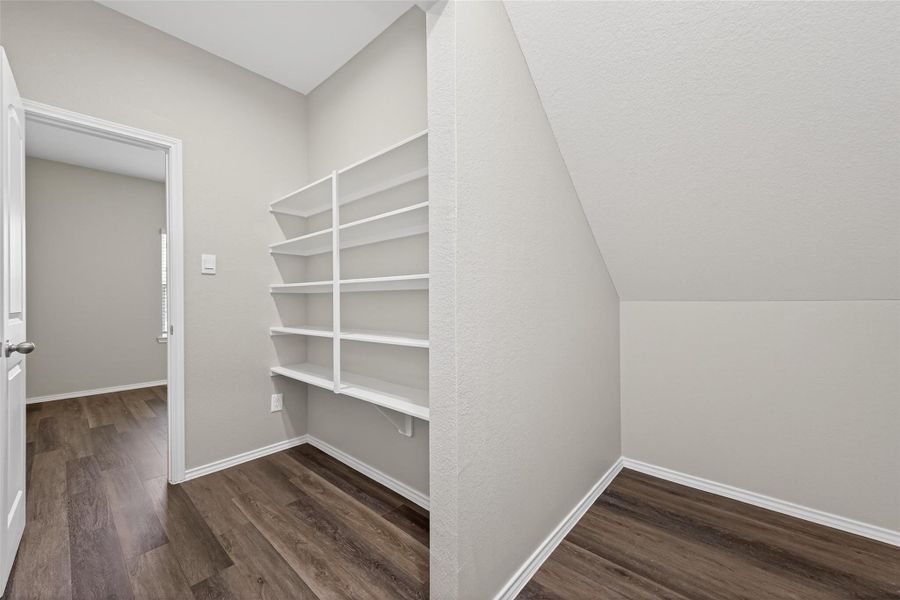 Spacious, unfurnished interior of a new home in Water Crest on Lake Conroe, Conroe (Image 42).