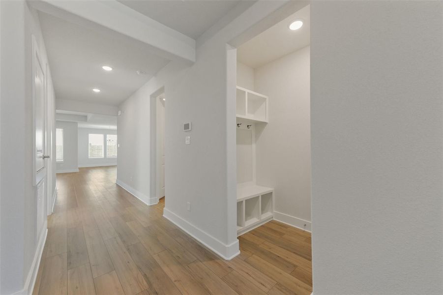 Spacious, unfurnished interior of a new home in Lago Mar, La Marque (Image 18).