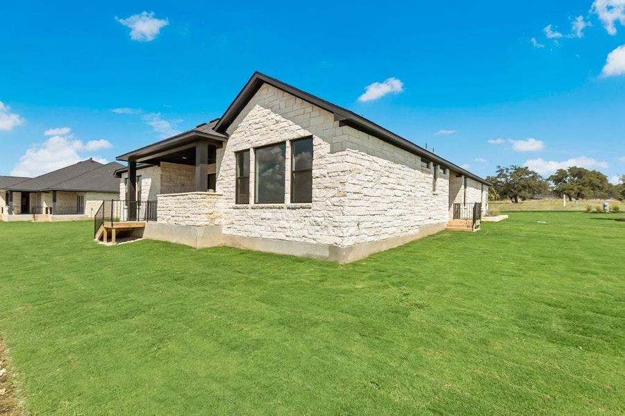 Exterior details and patio area of a home in Leander Estates, Leander (Image 4).