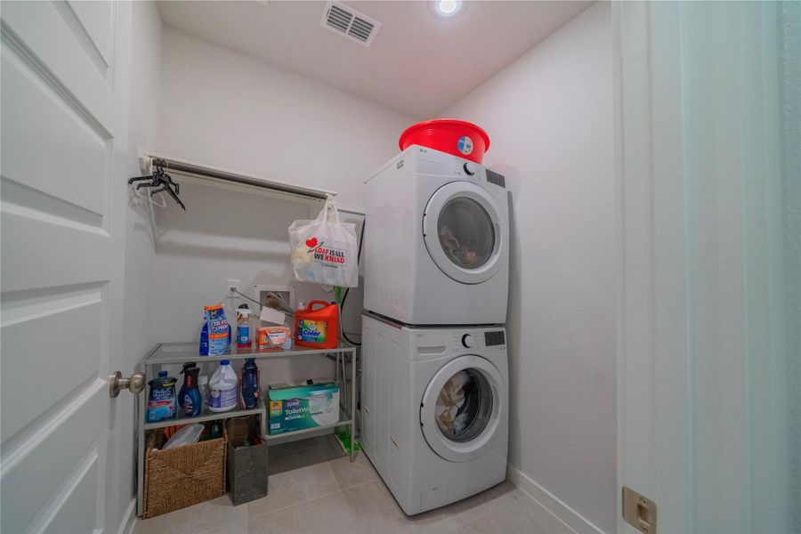 Furnished interior view inside a new home in Mason Woods, Cypress (Image 10). Furnished interior view inside a new home in Mason Woods, Cypress (Image 10).