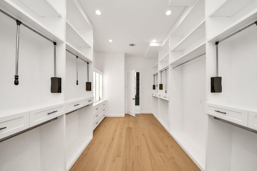 Image 11 of a home in .
