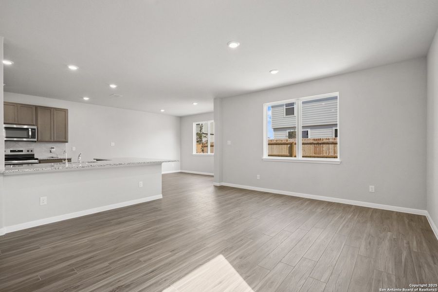 Spacious, unfurnished interior of a new home in Applewhite Meadows, San Antonio (Image 25).