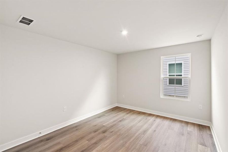 Spacious, unfurnished interior of a new home in Middle Creek Village Ranches, Bolivia (Image 19).