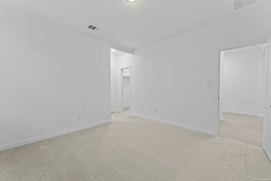 Spacious, unfurnished interior of a new home in Brookmill, San Antonio (Image 25).