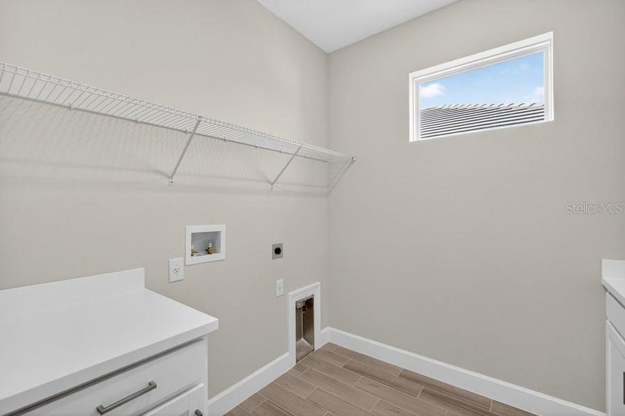 Spacious, unfurnished interior of a new home in Esplanade at Wiregrass Ranch, Wesley Chapel (Image 25).