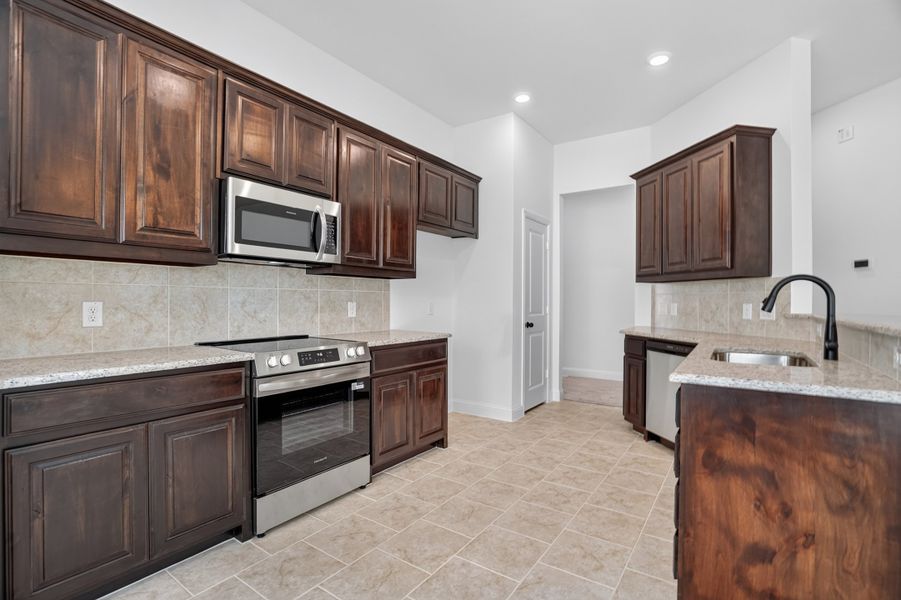 Furnished interior view inside a new home in Craftsman's Corner, Cleburne (Image 8).