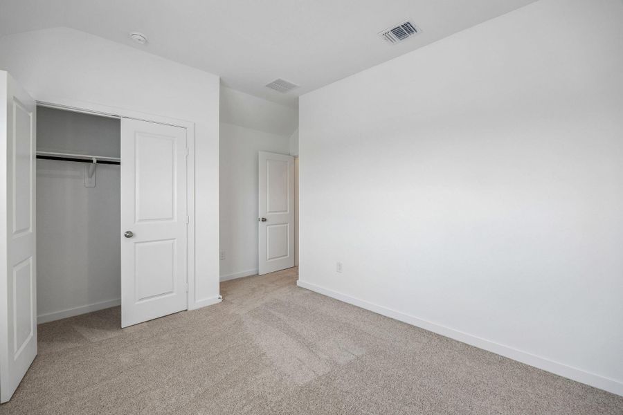 Spacious, unfurnished interior of a new home in Windcress, Cove (Image 15).