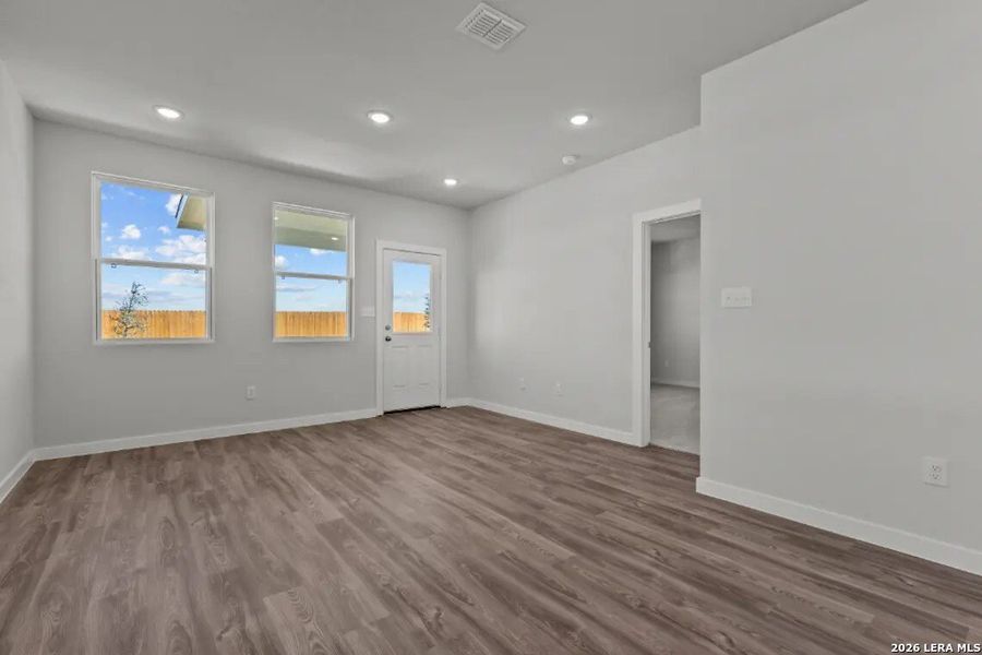 Spacious, unfurnished interior of a new home in Hacienda, San Antonio (Image 12). Spacious, unfurnished interior of a new home in Hacienda, San Antonio (Image 12).