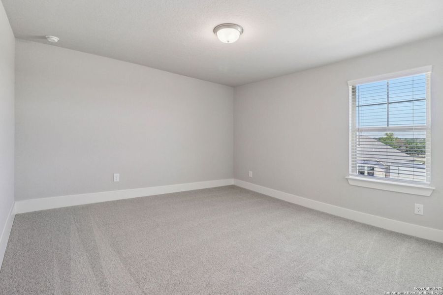 Spacious, unfurnished interior of a new home in Fox Falls, Boerne (Image 34).