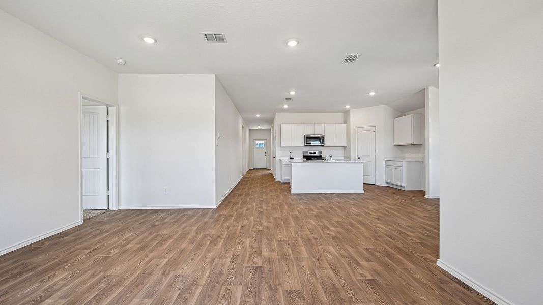 Spacious, unfurnished interior of a new home in Watermill, Uhland (Image 15).