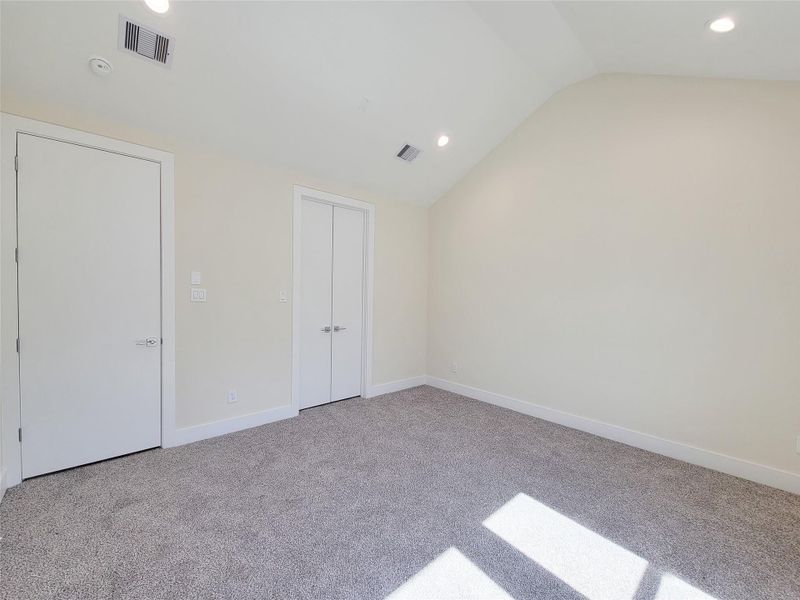 Spacious, unfurnished interior of a new home in , Houston (Image 37).