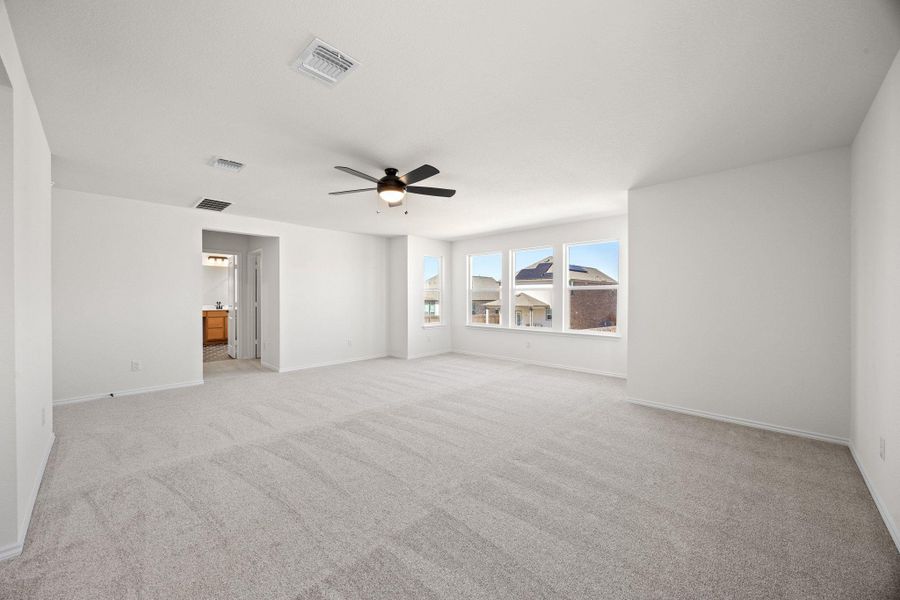 Spacious, unfurnished interior of a new home in Salerno - Classic Collection, Round Rock (Image 25).