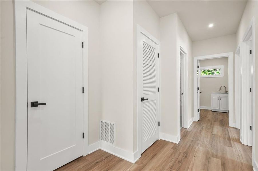 Spacious, unfurnished interior of a new home in , Atlanta (Image 24).