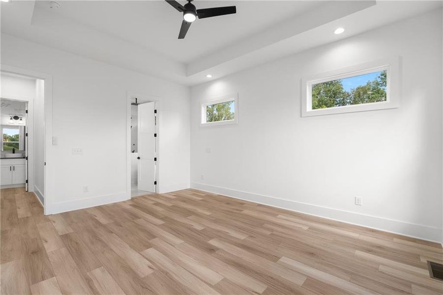 Spacious, unfurnished interior of a new home in , Jefferson (Image 39).