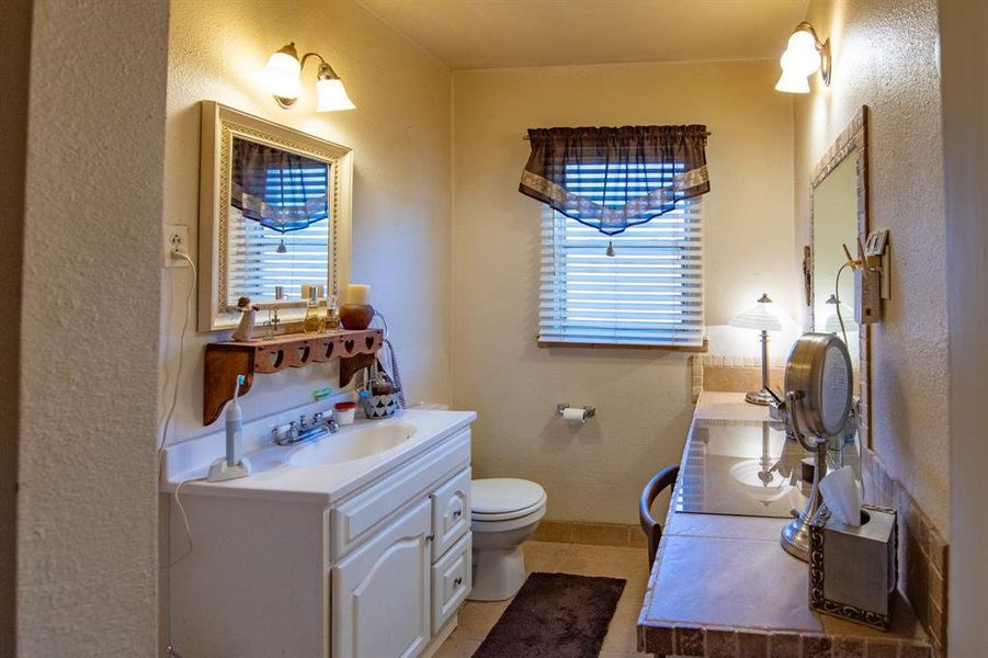 Furnished interior view inside a new home in , Brownwood (Image 15).