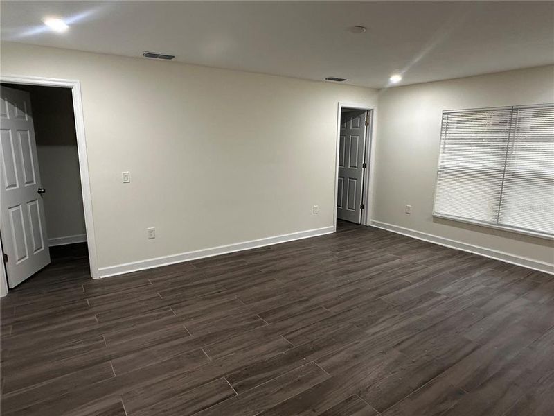 Spacious, unfurnished interior of a new home in , Apopka (Image 15).