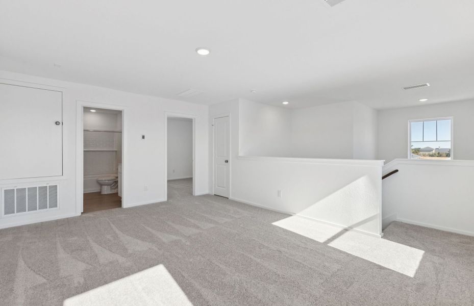 Spacious, unfurnished interior of a new home in Montgomery Bend, Montgomery (Image 33).