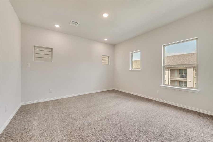 Spacious, unfurnished interior of a new home in City Point, North Richland Hills (Image 16).