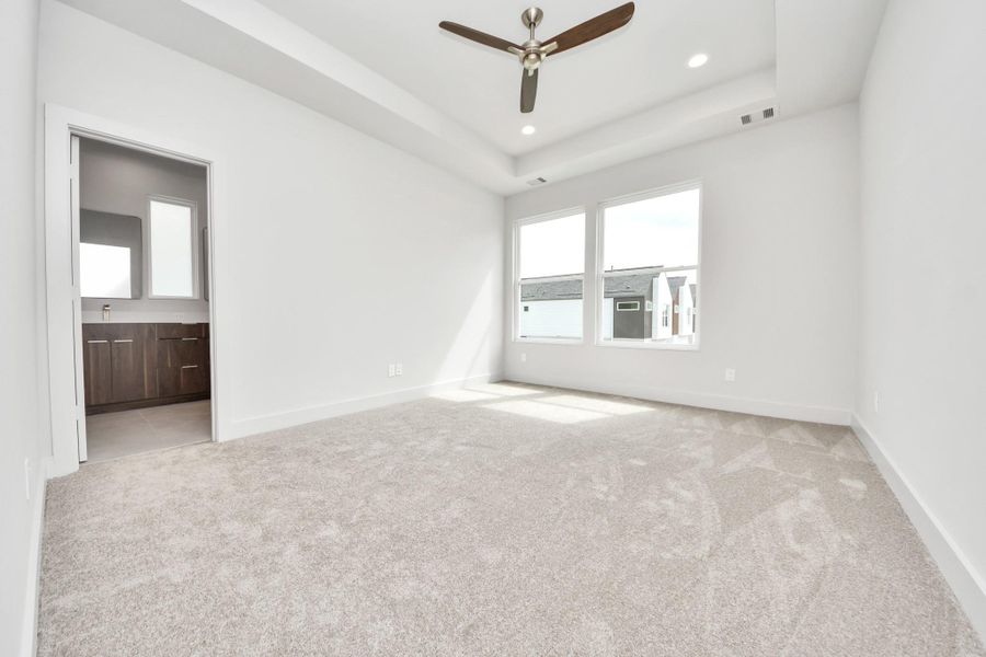 Spacious, unfurnished interior of a new home in Cay Landing, Houston (Image 35).