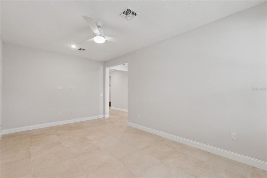 Spacious, unfurnished interior of a new home in Horizon Isle, Winter Garden (Image 19). Spacious, unfurnished interior of a new home in Horizon Isle, Winter Garden (Image 19).