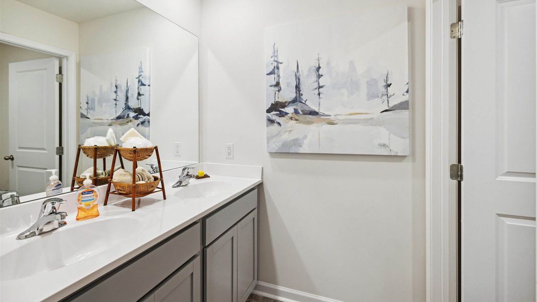 Representative furnished interior of a home built from the Hayden by D.R. Horton in Fairview Hills, Cleveland (Image 16).