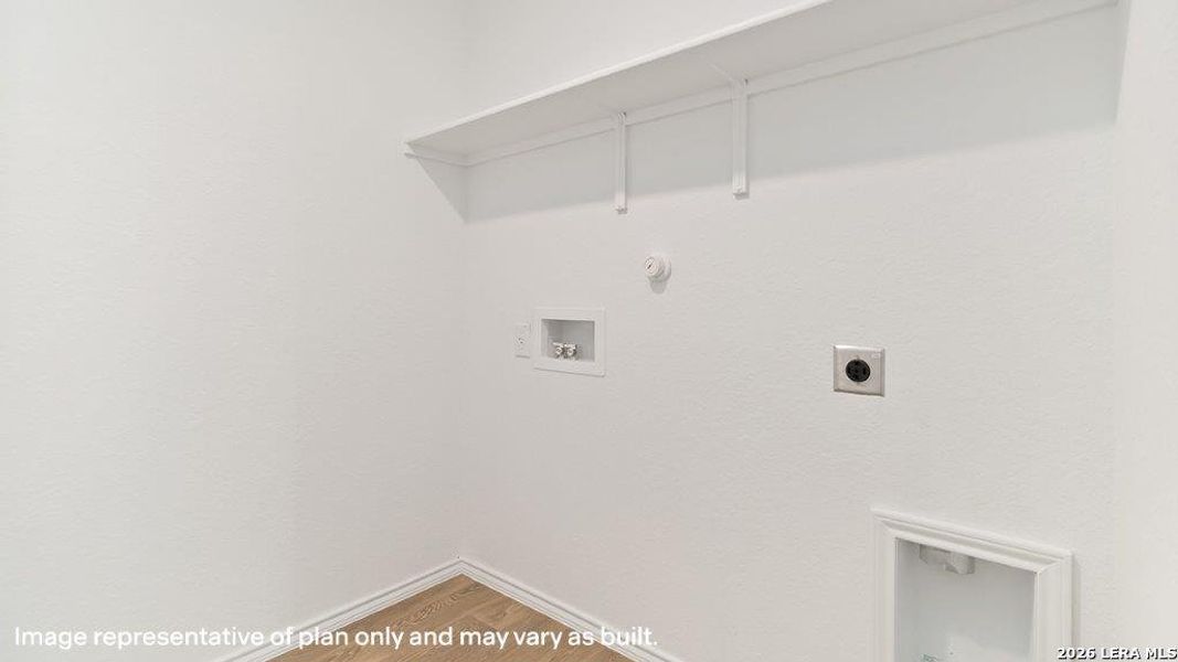 Spacious, unfurnished interior of a new home in Hickory Ridge, Elmendorf (Image 18).