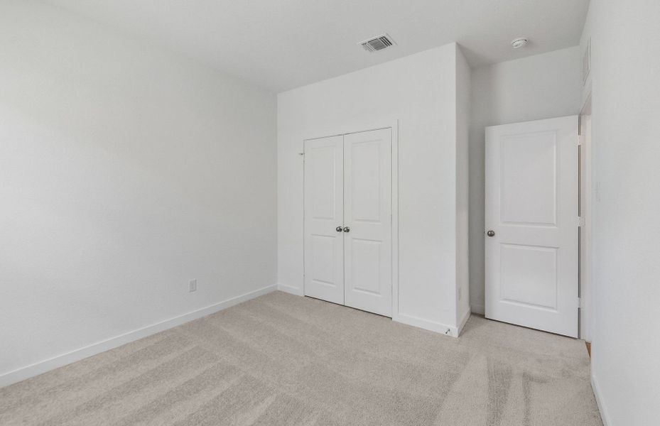 Spacious, unfurnished interior of a new home in County View, Temple (Image 23).