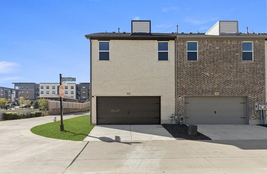 Rice Townhome Alley Entry Garage