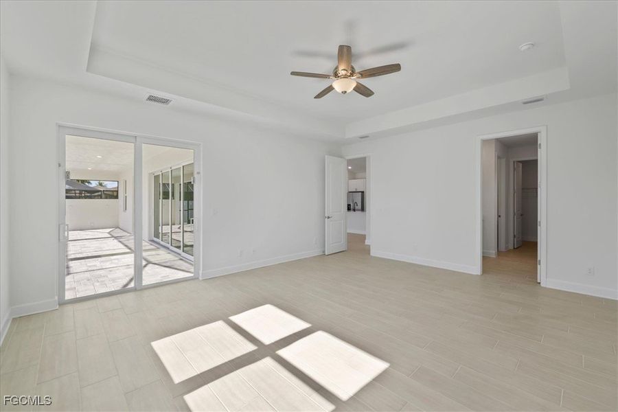 Spacious, unfurnished interior of a new home in Cape Coral, Cape Coral (Image 29).