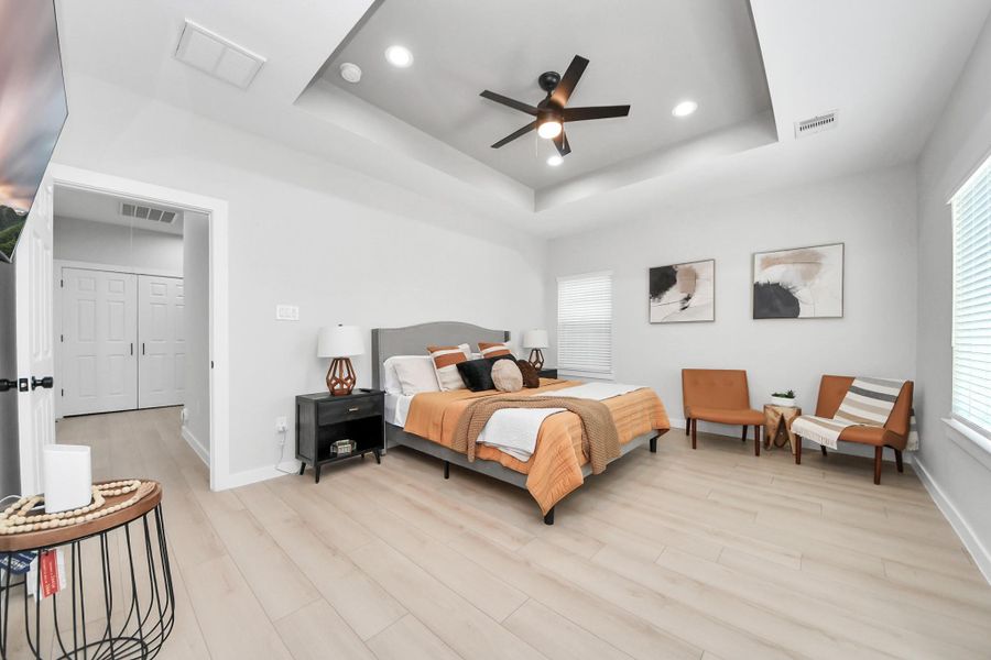 Large Primary Bedroom Large Primary Bedroom