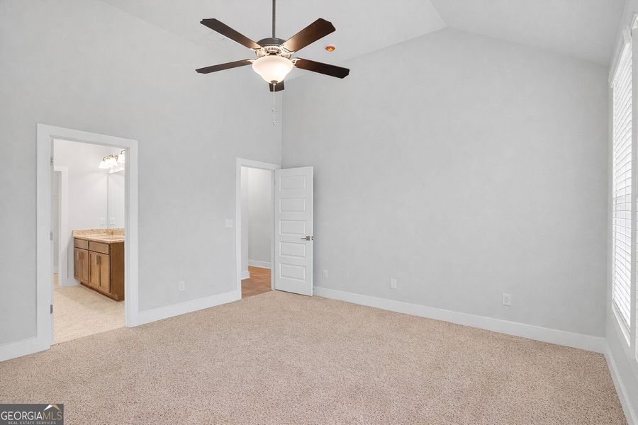 Spacious, unfurnished interior of a new home in The Fairways at Mirror Lake, Villa Rica (Image 42). Spacious, unfurnished interior of a new home in The Fairways at Mirror Lake, Villa Rica (Image 42).