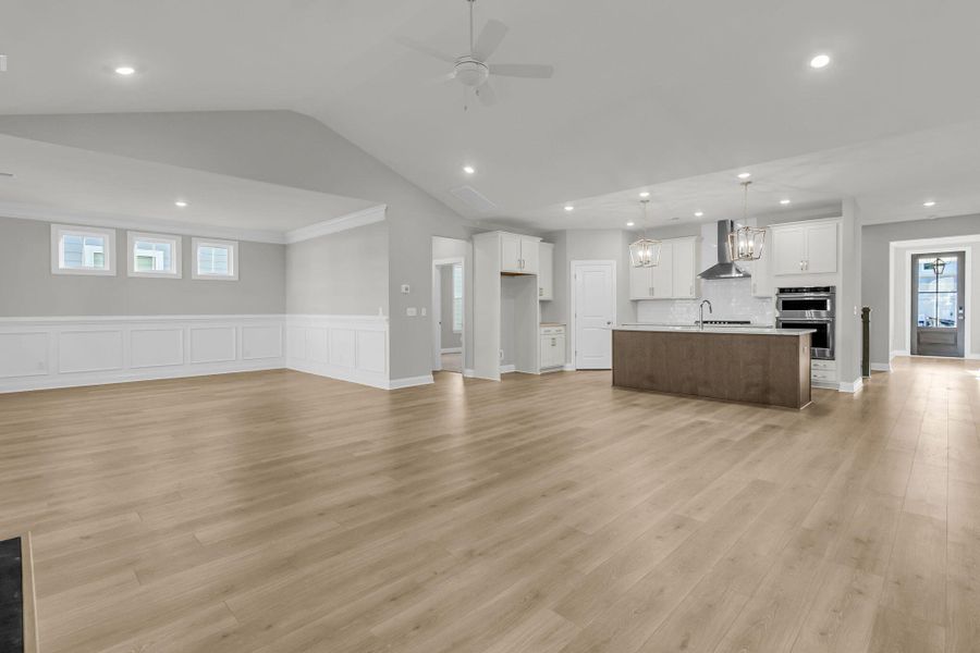 Spacious, unfurnished interior of a new home in Tidewater at Lakes of Cane Bay, Summerville (Image 21).