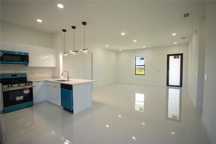 Furnished interior view inside a new home in , Lehigh Acres (Image 8).