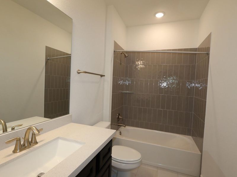 Furnished interior view inside a new home in Edgewood, Leander (Image 8).