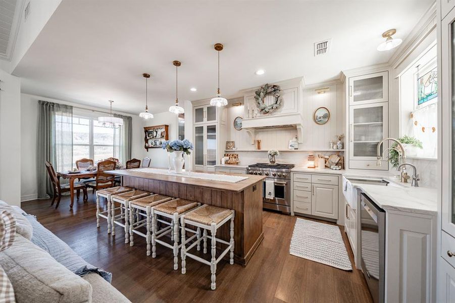 Furnished interior view inside a new home in , Abilene (Image 12).