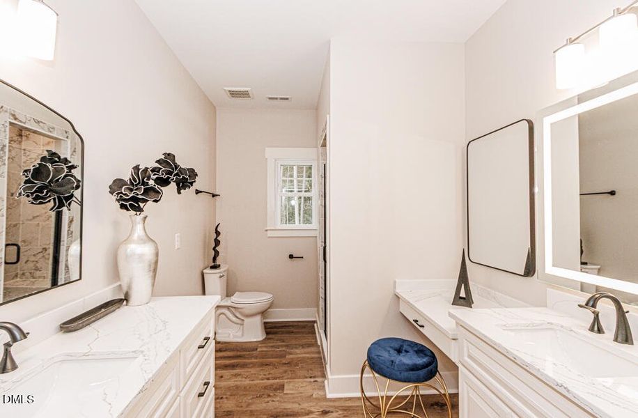 0043-IMG_0044 0043-IMG_0044